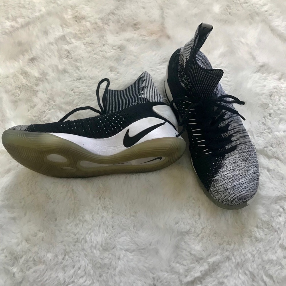 Nike Hyperdunk 2016 Flyknit Zoom Gray Sneakers - Picture 10 of 15